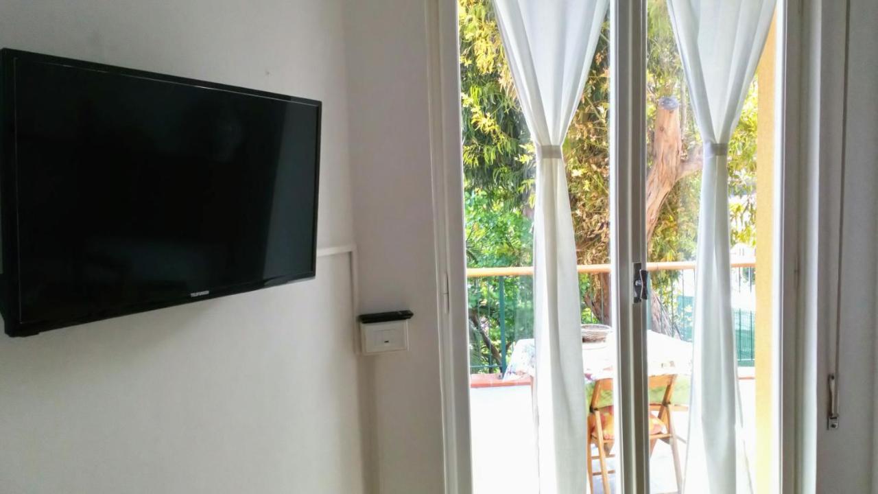דירות פינאלה ליגורה Casa Di Claude Con Posto Auto מראה חיצוני תמונה