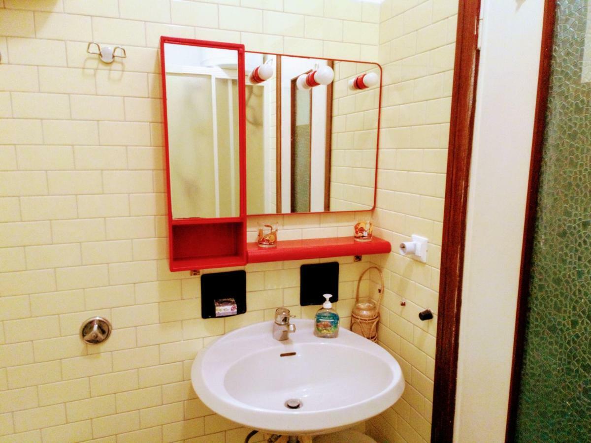 דירות פינאלה ליגורה Casa Di Claude Con Posto Auto מראה חיצוני תמונה