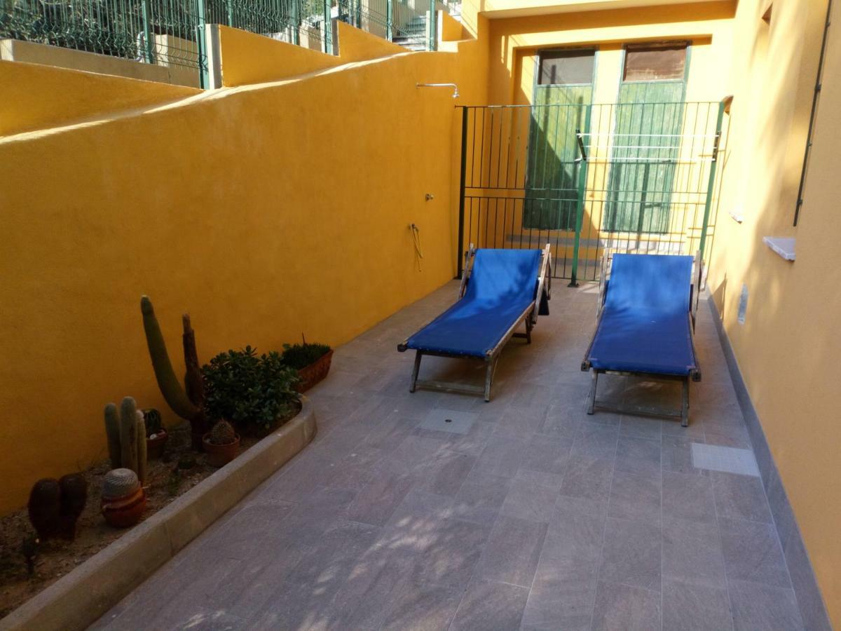 דירות פינאלה ליגורה Casa Di Claude Con Posto Auto מראה חיצוני תמונה